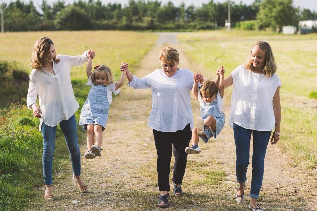 foto de tres generaciones de mujeres de la misma familia
