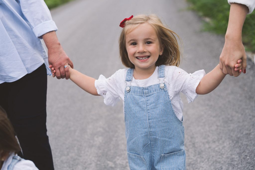 sesión de fotos con la abuela, hijas y nietas