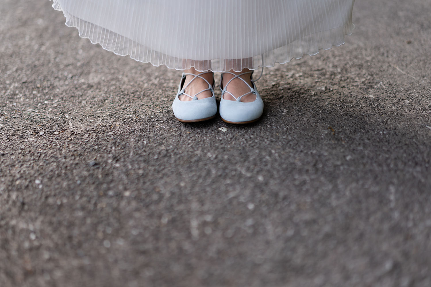 sesión de fotos de comunión de niña en exteriores en Luarca, Asturias