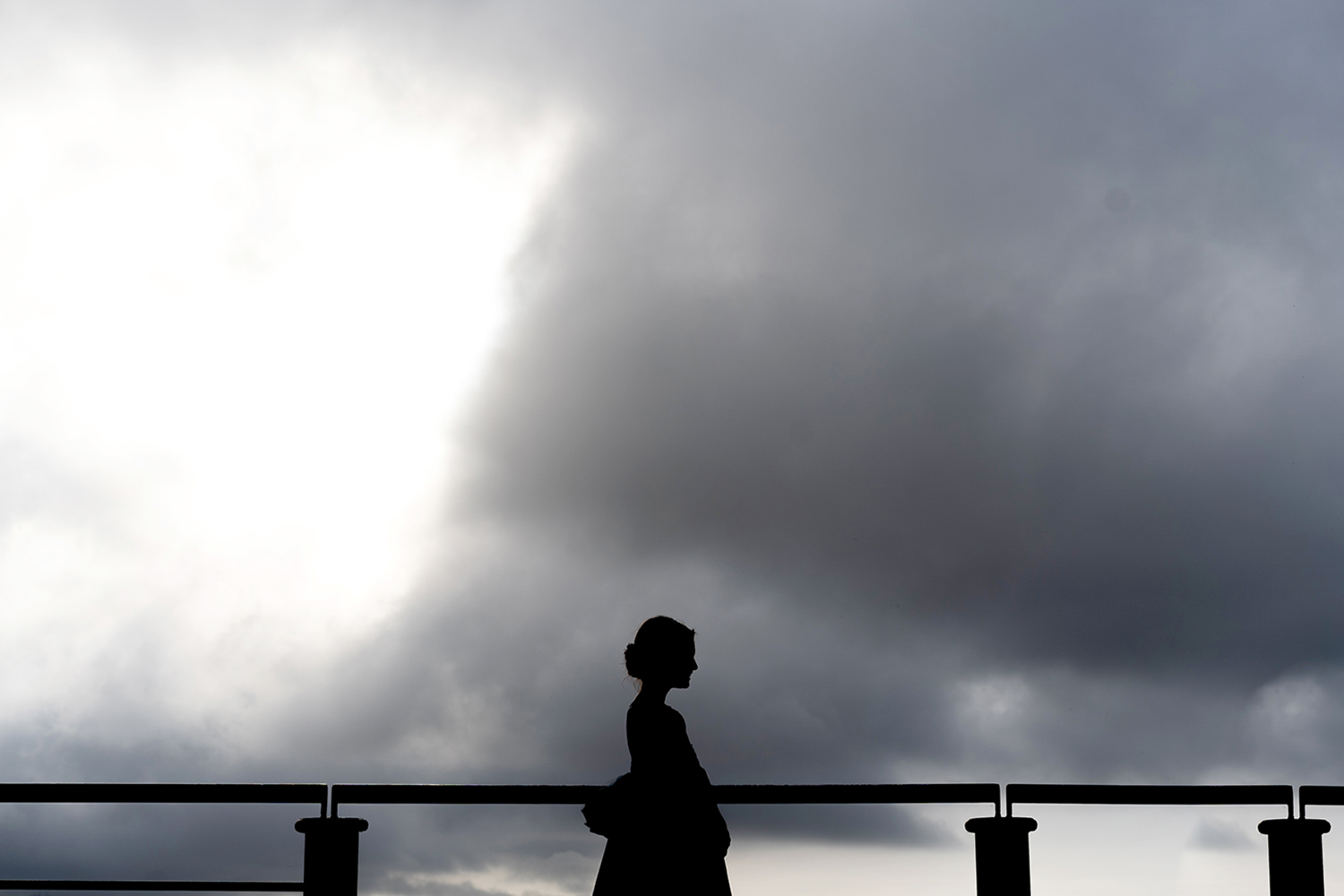 sesión de fotos de comunión de niña en exteriores en Luarca, Asturias
