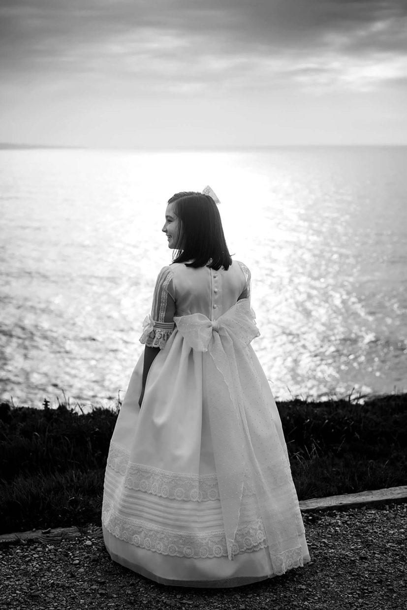 sesión de fotos de niña de comunión en Asturias