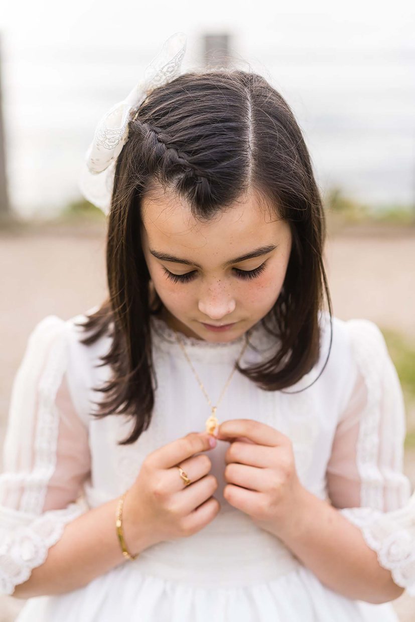 sesión de fotos de niña de comunión en Asturias